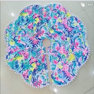 Mermaid cove print tree skirt